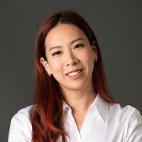 Caroline York 郁加欣