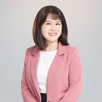 Daphne Lan 藍均屏