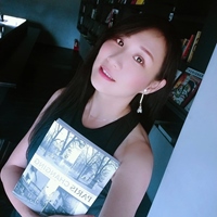 Jana 張妙伃 Artist