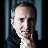 雅德里安．孟朵 (Adrien Mondot)