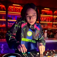 DJ Dennis