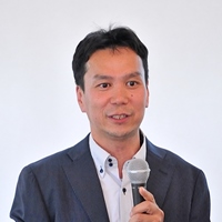 月足吉伸
