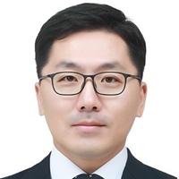 李東珍 Mr. Lee Dongjin