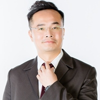 戴 亮