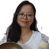 Julia 張世娟