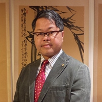 解鴻年｜主持人