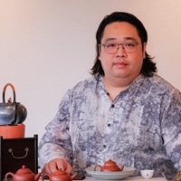 何信逸