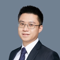 李威