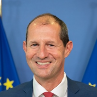 谷力哲
