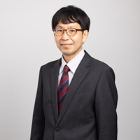 栴檀惠治