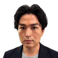 識名信也