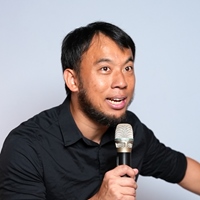 巨陽尼