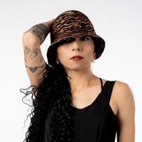 小伶 Ling Liu
